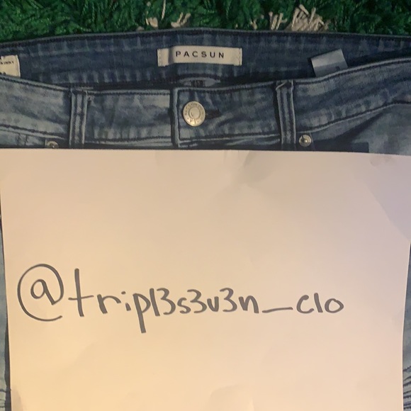 PacSun Whitewashed Ribbed Biker Jeans - Picture 2 of 6